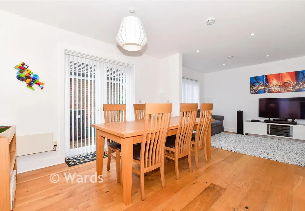 Dining Area - Carlton Close, Kings Hill, West Malling, Kent - Wards of Kent