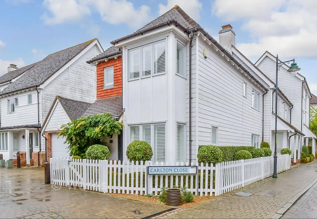 External (Web) - Carlton Close, Kings Hill, West Malling, Kent - Wards of Kent