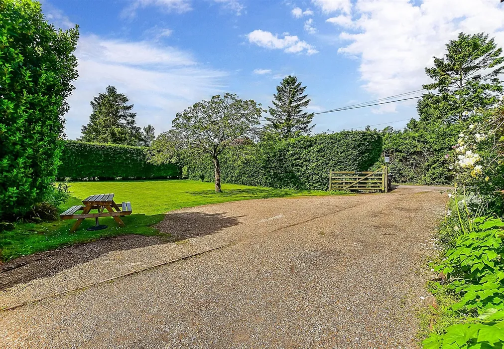 Driveway/Parking - Barnsole Road, Staple, Canterbury, Kent - Wards of Kent