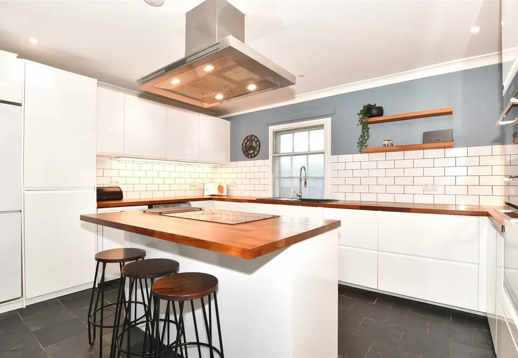 Kitchen - The Broadway, Maidstone, Kent - Wards of Kent
