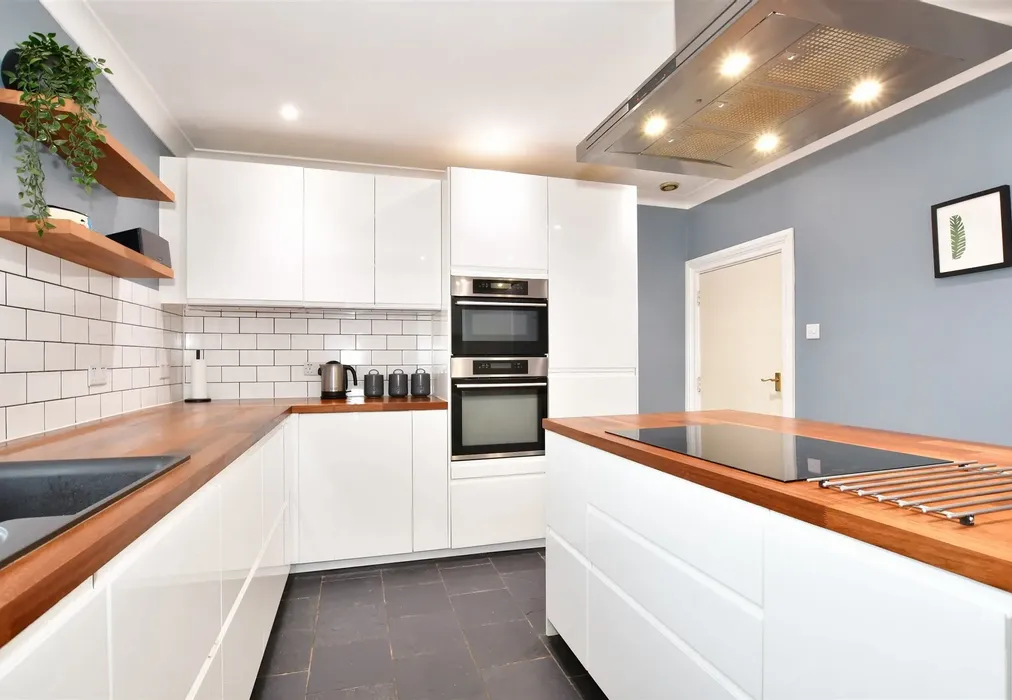 Kitchen - The Broadway, Maidstone, Kent - Wards of Kent