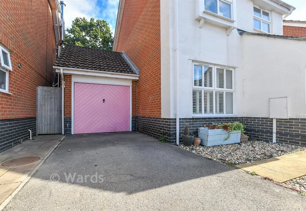 Driveway/Parking - Downs Close, Headcorn, Kent - Wards of Kent