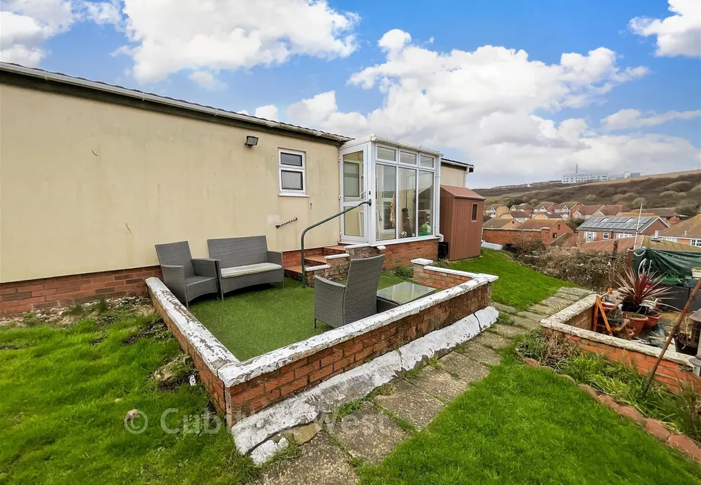Rear Garden - Court Farm Road, Newhaven, East Sussex - Wards of Kent