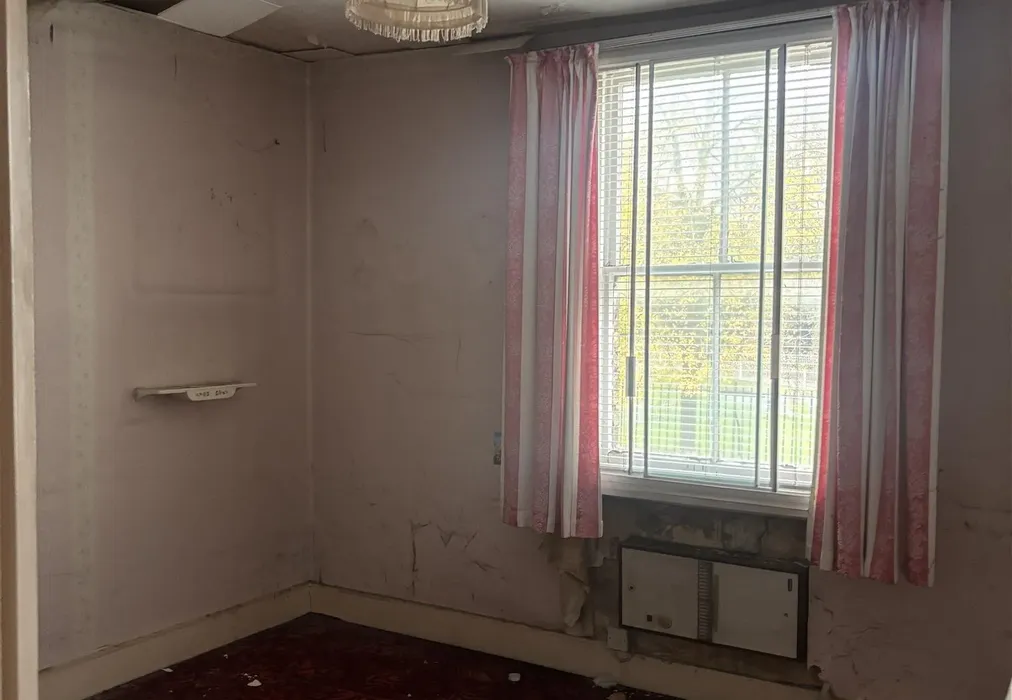 Bedroom New - Military Road, Canterbury, Kent - Wards of Kent