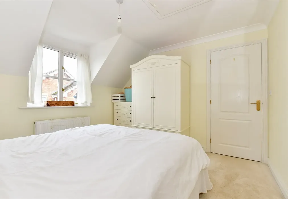 Bedroom 1 - Bartletts Close, Newchurch, Sandown, Isle of Wight - Wards of Kent