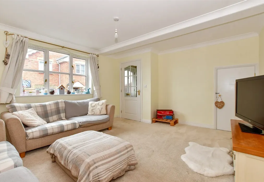 Lounge - Bartletts Close, Newchurch, Sandown, Isle of Wight - Wards of Kent
