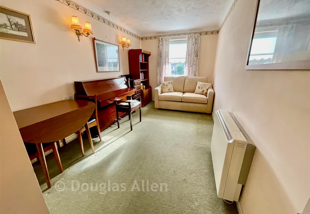 Bedroom 2 - Fentiman Way, Hornchurch, Essex - Wards of Kent