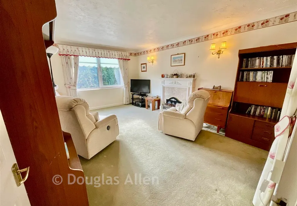 Lounge - Fentiman Way, Hornchurch, Essex - Wards of Kent