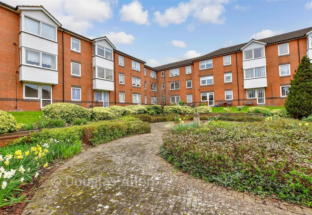 Communal Gardens - Fentiman Way, Hornchurch, Essex - Wards of Kent
