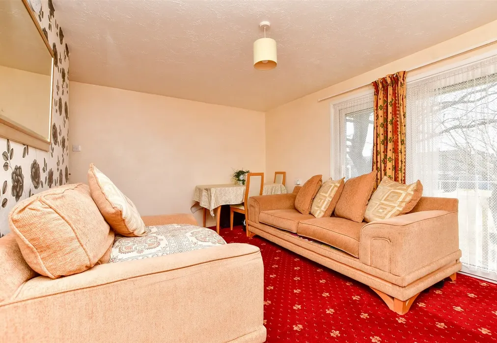 Lounge/Diner - Paddockhurst Road, Gossops Green, Crawley, West Sussex - Wards of Kent