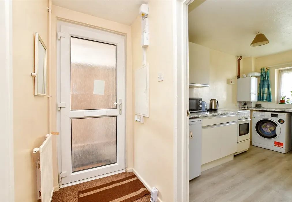 Entrance Hall - Paddockhurst Road, Gossops Green, Crawley, West Sussex - Wards of Kent