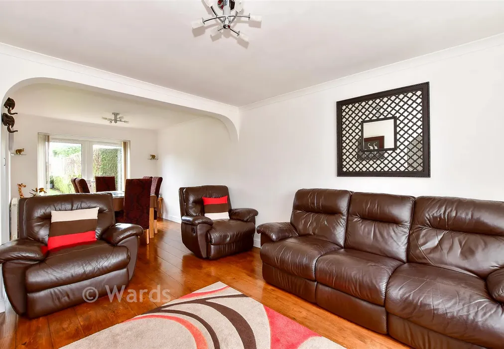 V Lounge - Iden Crescent, Staplehurst, Tonbridge, Kent - Wards of Kent