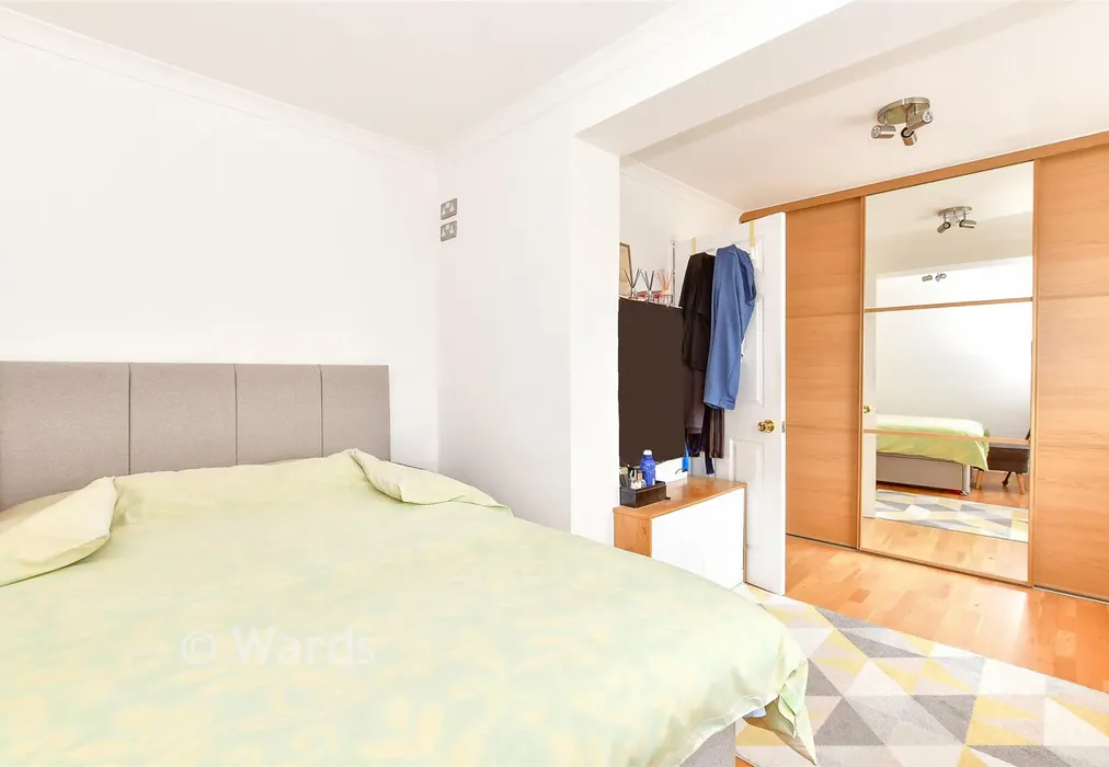 V Bedroom - Iden Crescent, Staplehurst, Tonbridge, Kent - Wards of Kent