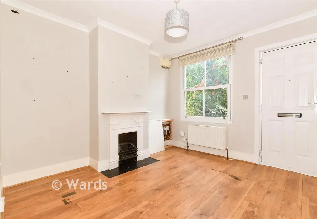 Lounge - Dover Street, Barming, Maidstone, Kent - Wards of Kent