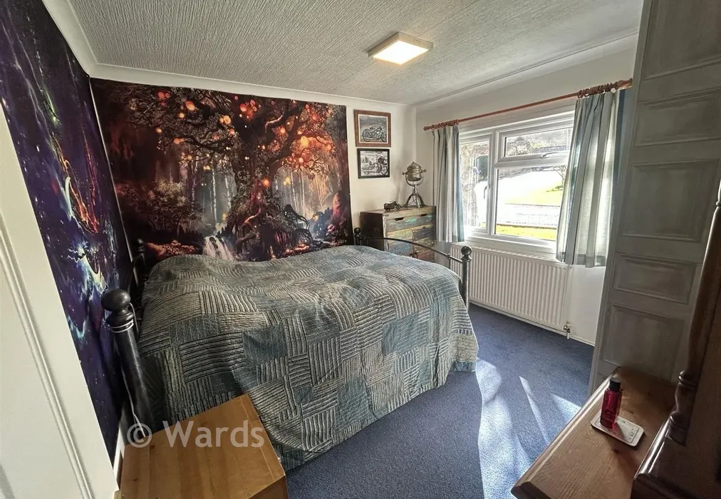 Bedroom 1 - Lower Road, East Farleigh, Maidstone, Kent - Wards of Kent