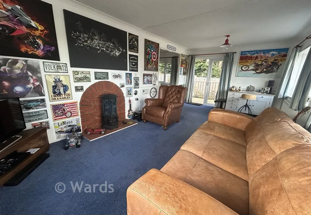 Lounge - Lower Road, East Farleigh, Maidstone, Kent - Wards of Kent