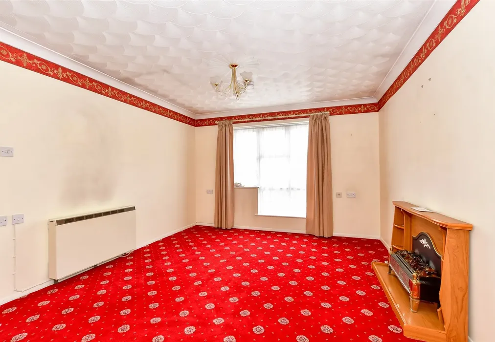 Lounge/Dining Room - Stilemans, Wickford, Essex - Wards of Kent