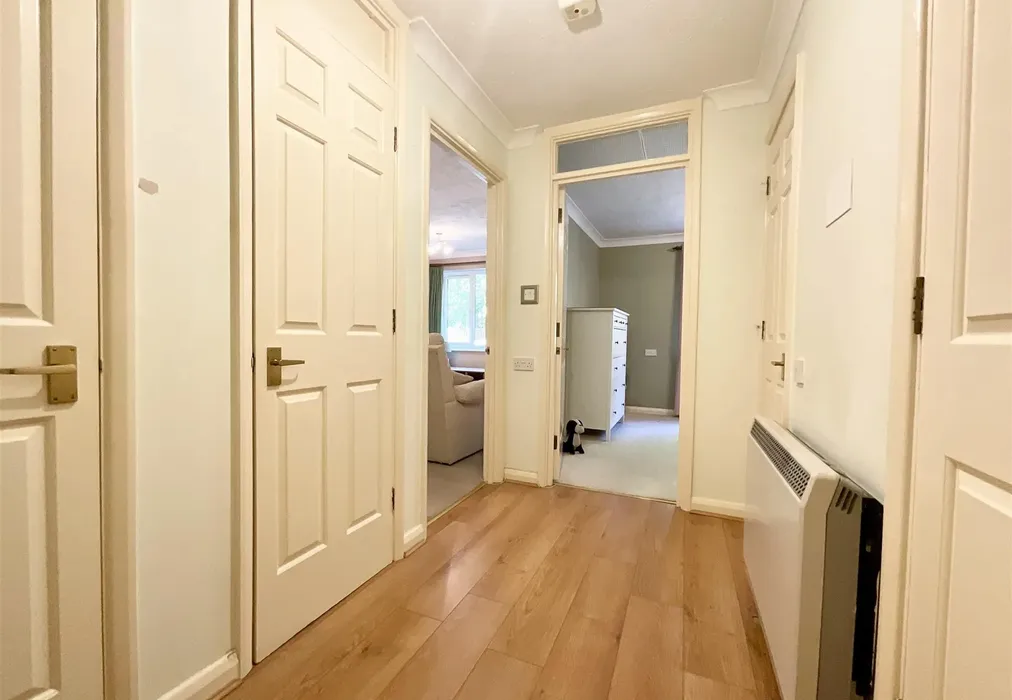 Hallway - Reigate Hill, Reigate, Surrey - Wards of Kent