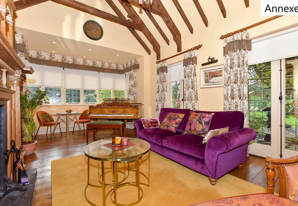 Annexe Lounge - Padbrook Lane, Preston, Canterbury, Kent - Wards of Kent