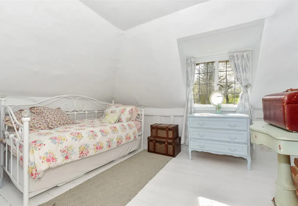 Bedroom 2 - Padbrook Lane, Preston, Canterbury, Kent - Wards of Kent