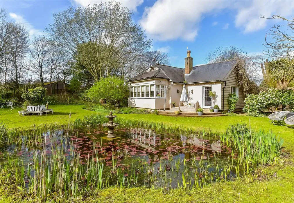 Annexe - Padbrook Lane, Preston, Canterbury, Kent - Wards of Kent