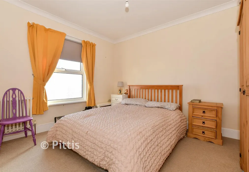 Bedroom 1 - Daniel Street, Ryde, Isle of Wight - Wards of Kent