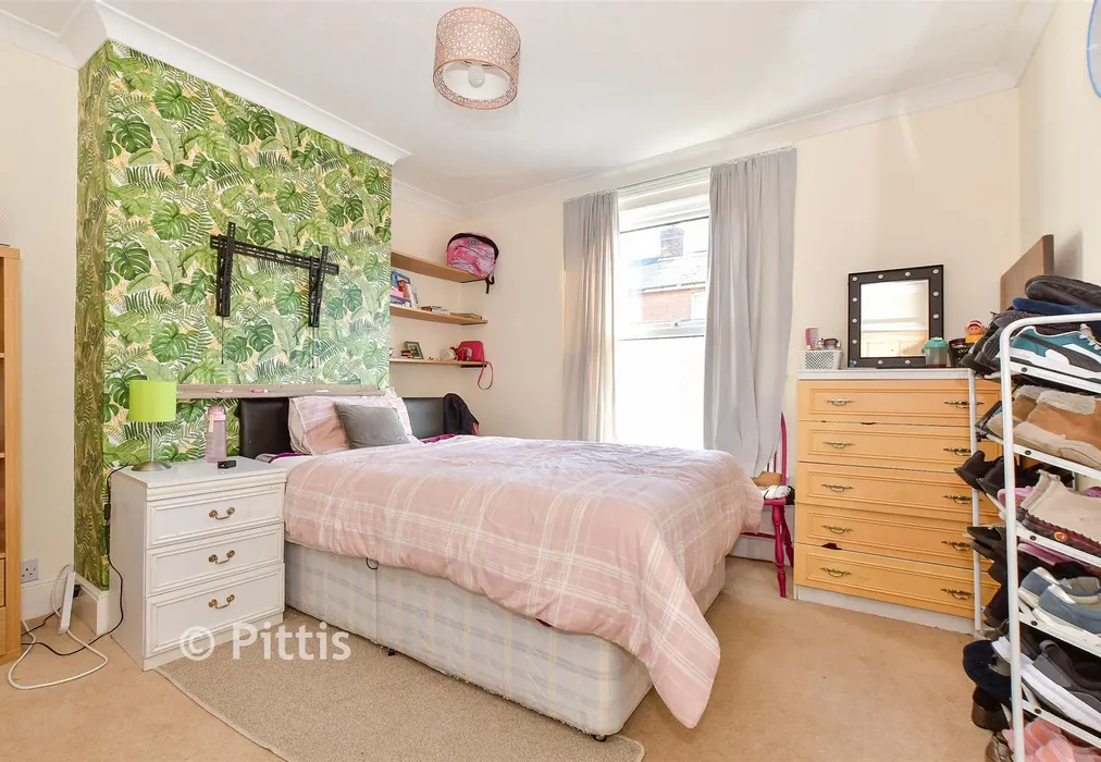 Lounge - Daniel Street, Ryde, Isle of Wight - Wards of Kent