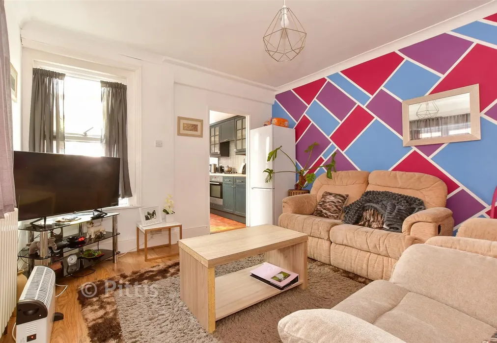 Dining Room - Daniel Street, Ryde, Isle of Wight - Wards of Kent