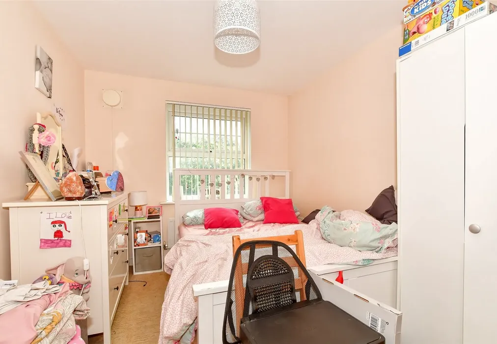 Bedroom 1 - Woodfield Road, Crawley, West Sussex - Wards of Kent
