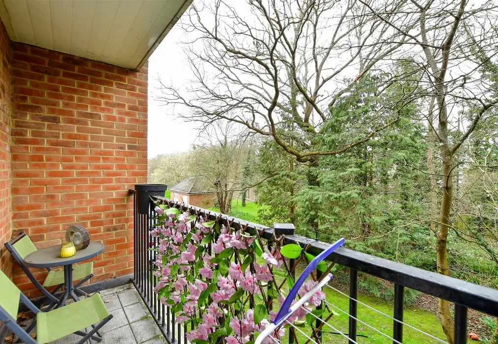 Balcony - Woodfield Road, Crawley, West Sussex - Wards of Kent