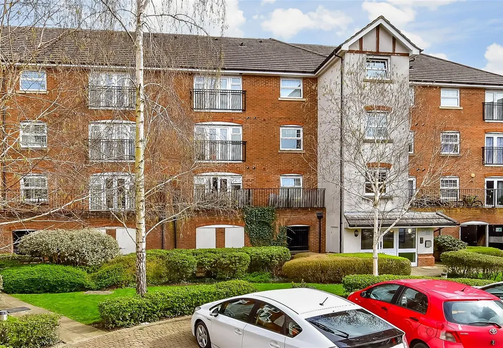 Front Elevation - Woodfield Road, Crawley, West Sussex - Wards of Kent