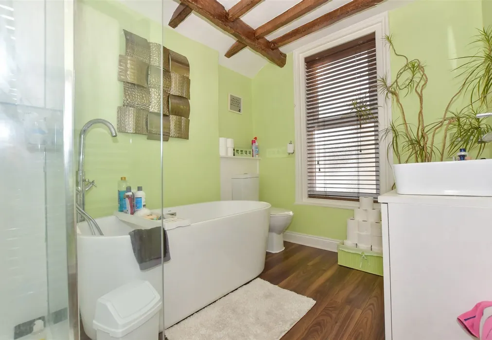 Bathroom - Danesmead Terrace, Margate, Kent - Wards of Kent