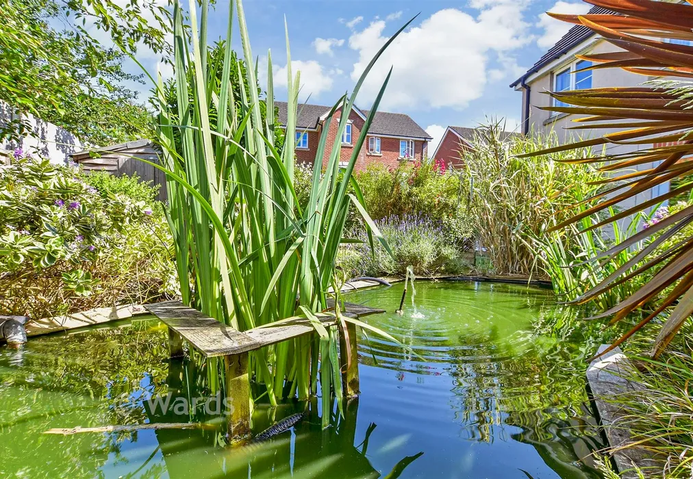 External Lifestyle Photograph - Green Close, Whitfield, Dover, Kent - Wards of Kent