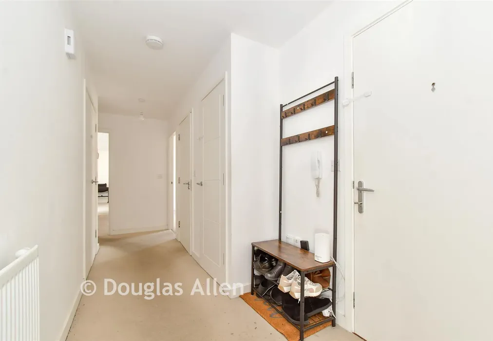 Hallway - Fullerton Avenue, Dagenham, Essex - Wards of Kent