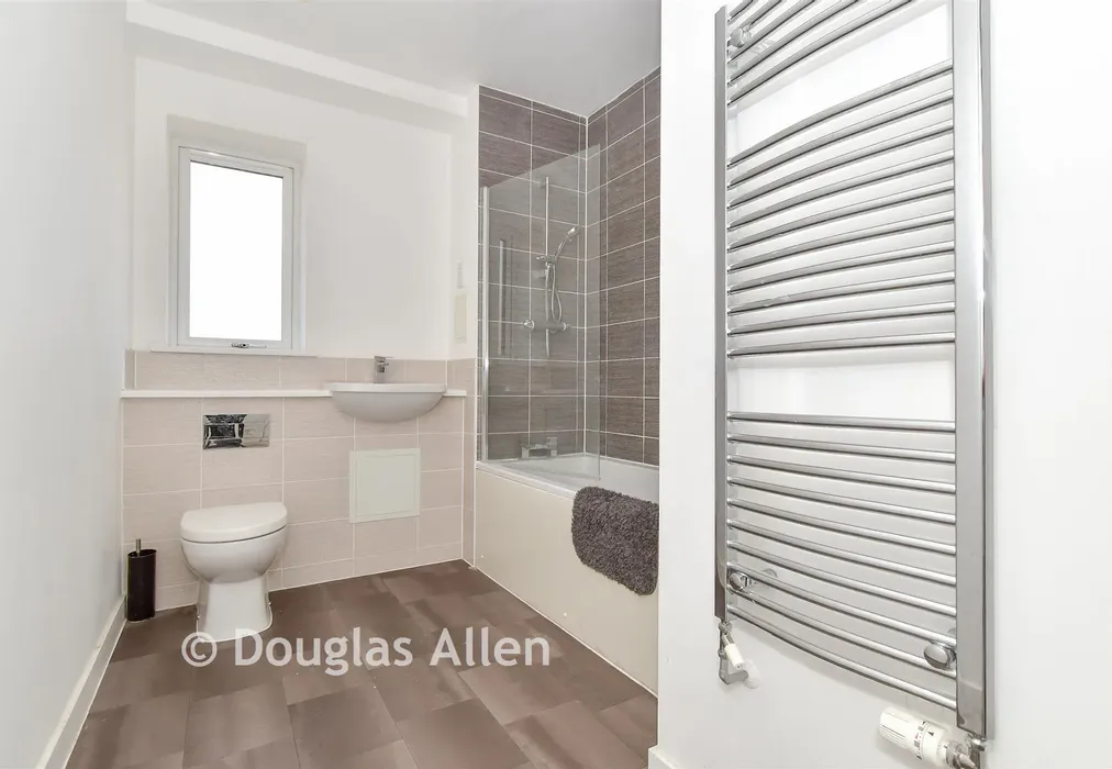 Bathroom - Fullerton Avenue, Dagenham, Essex - Wards of Kent
