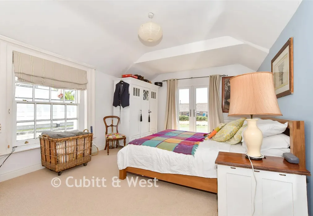 Bedroom 1 - River Road, Arundel, West Sussex - Wards of Kent