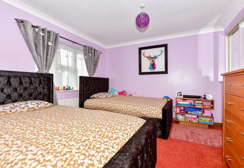 Bedroom 2 - Hawkwood, Maidstone, Kent - Wards of Kent