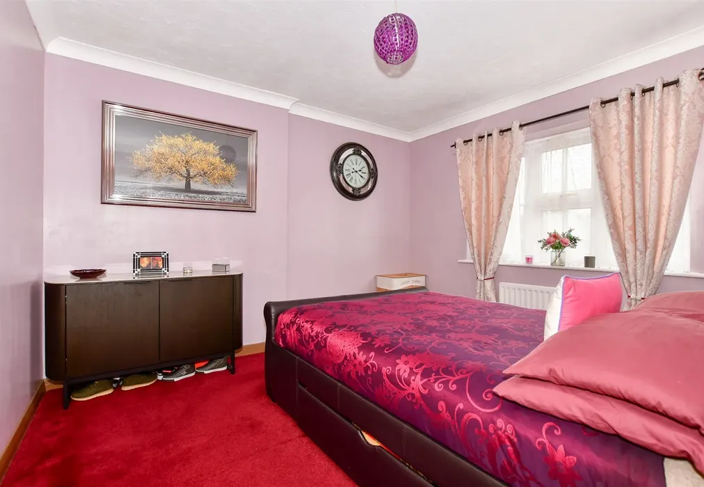 Bedroom 1 - Hawkwood, Maidstone, Kent - Wards of Kent