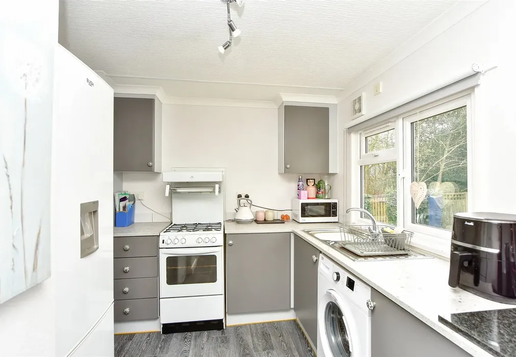 Kitchen - Shalloak Road, Broad Oak, Canterbury, Kent - Wards of Kent