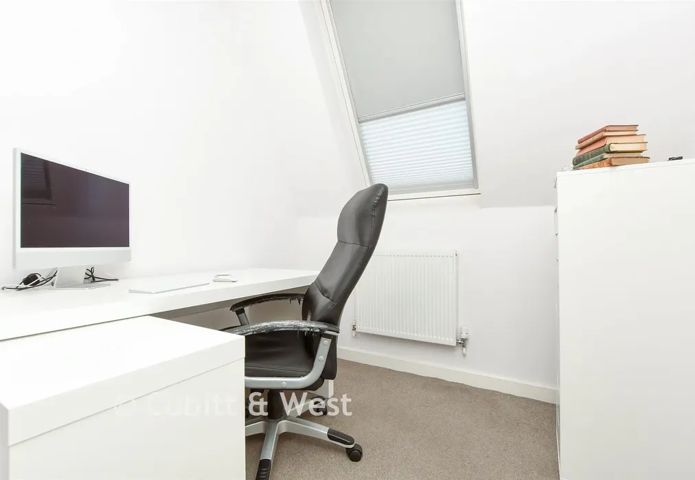 Bedroom 2 - Challenge Court, Leatherhead, Surrey - Wards of Kent