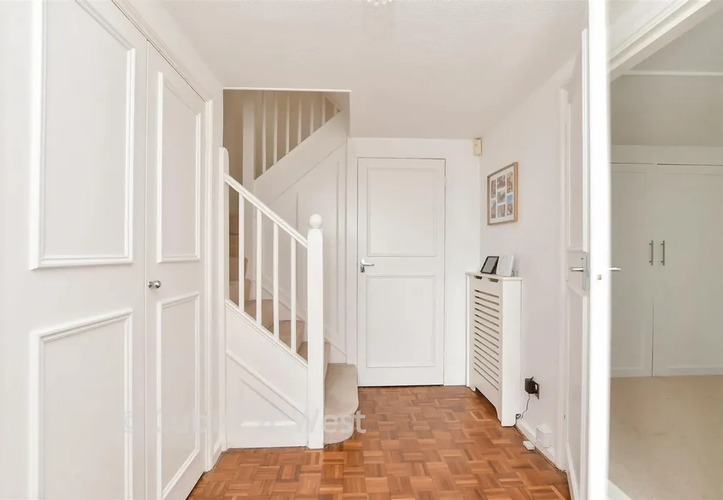 Entrance Hall - Surrenden Park, Brighton, East Sussex - Wards of Kent