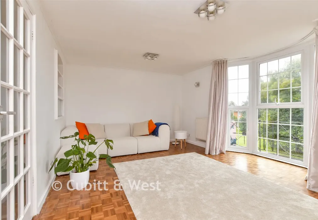 Lounge - Surrenden Park, Brighton, East Sussex - Wards of Kent