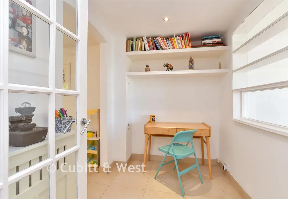 Internal Lifestyle Photograph - Surrenden Park, Brighton, East Sussex - Wards of Kent