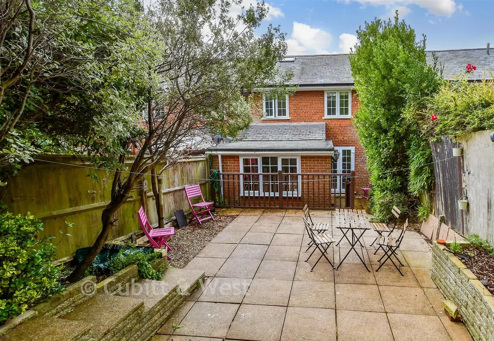 Rear Garden - Surrenden Park, Brighton, East Sussex - Wards of Kent