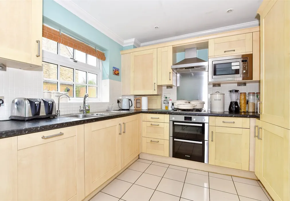 Kitchen/Breakfast Room - Chapman Fields, Cliffsend, Ramsgate, Kent - Wards of Kent