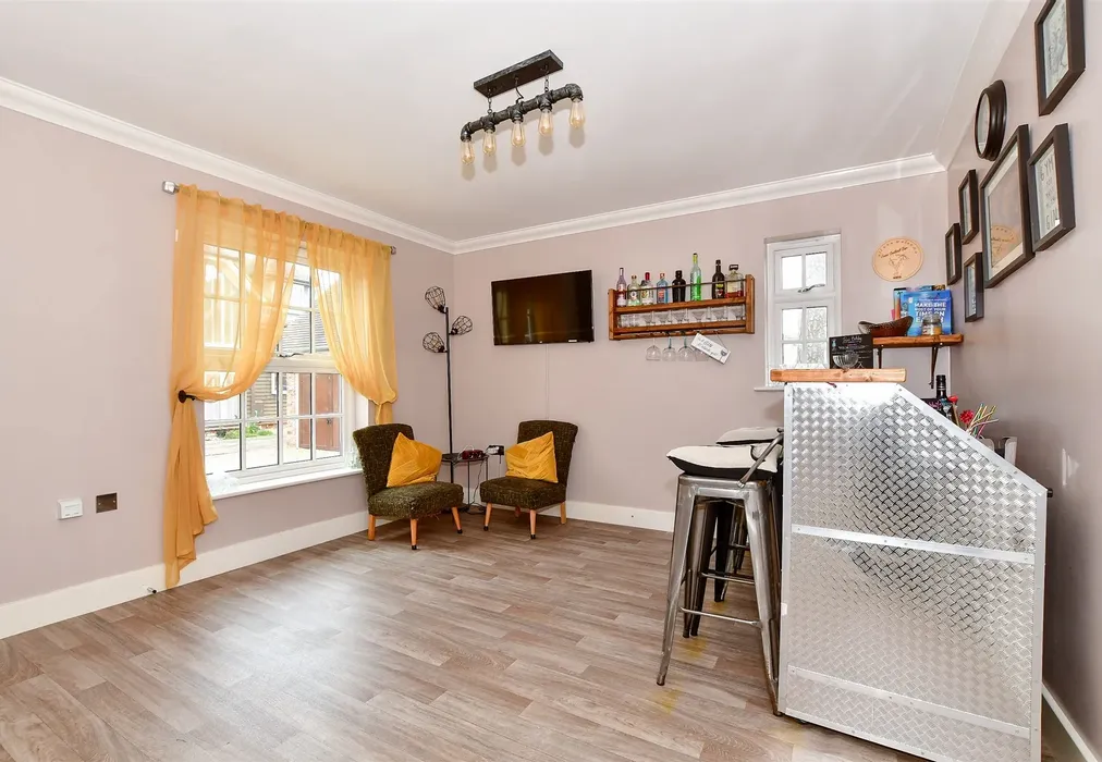 Dining Room - Chapman Fields, Cliffsend, Ramsgate, Kent - Wards of Kent