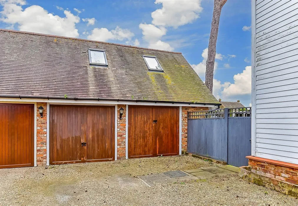 Garage - Chapman Fields, Cliffsend, Ramsgate, Kent - Wards of Kent