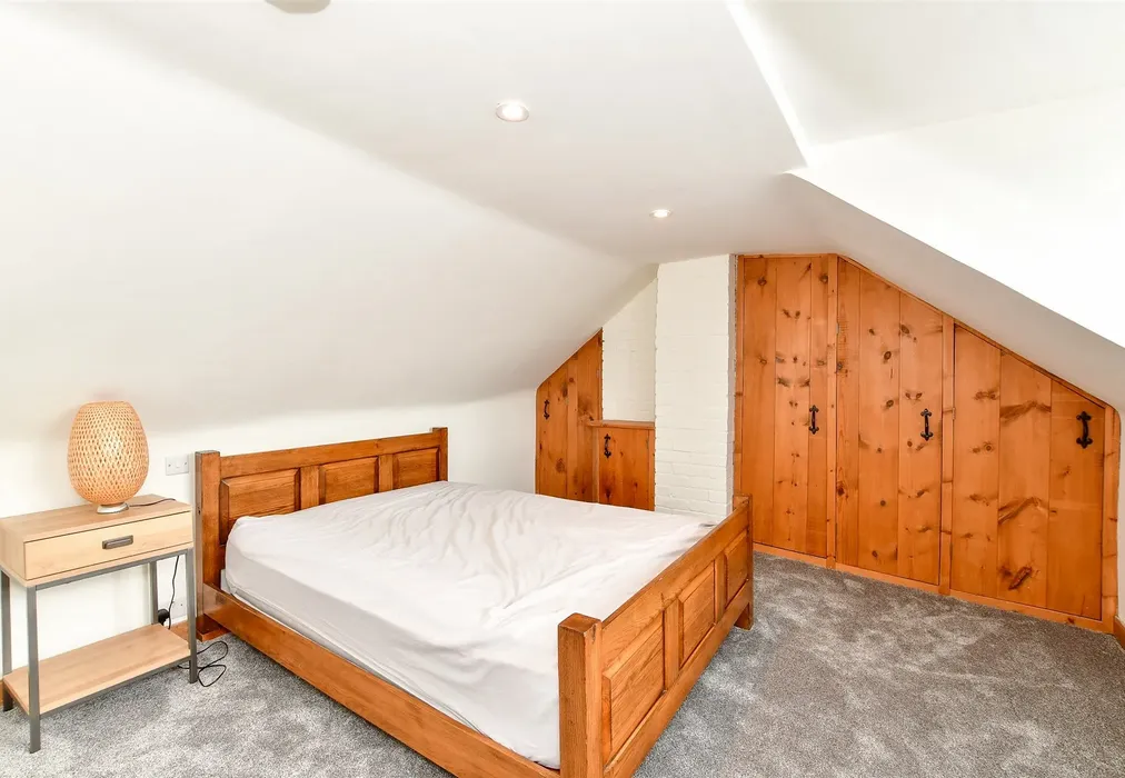 Bedroom 2 - Golden Square, Tenterden, Kent - Wards of Kent