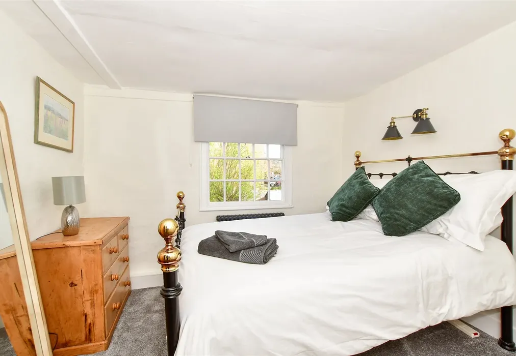 Bedroom 3 - Golden Square, Tenterden, Kent - Wards of Kent