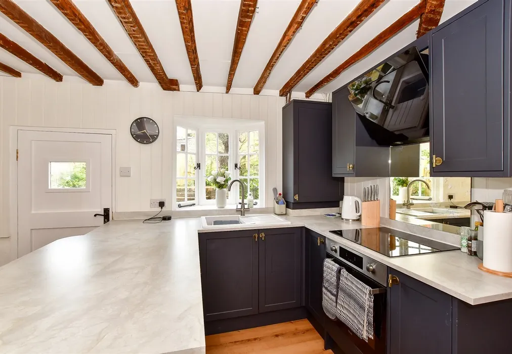 Kitchen - Golden Square, Tenterden, Kent - Wards of Kent